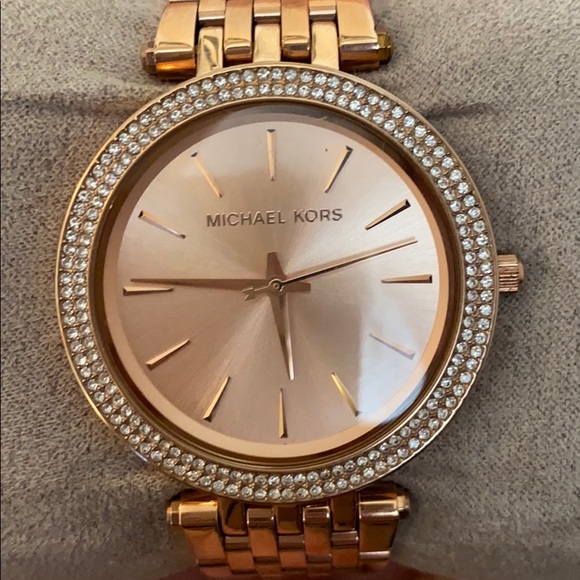 Michael Kors watch. Rose gold. main image 4